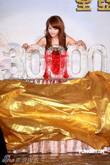 幻灯：杨丞琳大赞小猪吻功 计划明年进军日本市场 