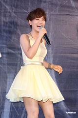 组图：丁当发片牵红线求姻缘 自曝曾被前男友劈腿