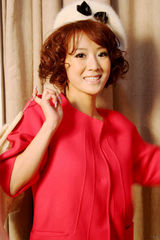 幻灯图：李念拍时尚大片 “海藻”与你分享美容秘籍