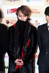 高清组图：韩团2NE1Beast等亮相Melon音乐颁奖礼