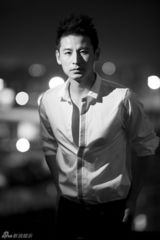 组图：钱泳辰型男大片化身性感黑暗骑士