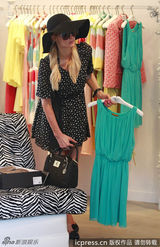 组图：帕里斯-希尔顿潮店扫货毫不惜金