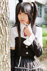 组图：许雅涵赴东南亚为萌妹选美代言