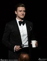 贾斯汀与JZ同台飙歌 新婚妻子与碧昂斯叫好(图)