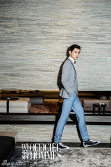 组图：乔振宇早春休闲写真 轻松秀出大长腿