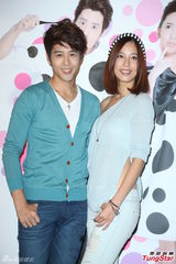 组图：陈庭妮赞胡宇威演技 娇羞称其时刻都在