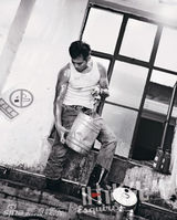 幻灯：刘烨登《时尚先生》5月封面 显血性男儿本色