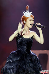 组图：杨丞琳新歌发布 积极增重找回丰胸