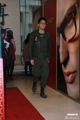 组图：熊黛林携手张智霖出席活动 大露背打扮抢镜