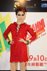 组图：郑秀文澳门开演双亲捧场 陈奂仁卢凯彤任嘉宾