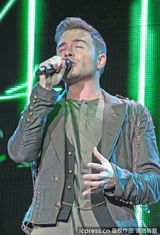 组图：西城男孩英国告别巡演 深情放歌魅力不减