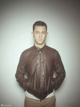 组图：囧瑟夫雅痞风格十足登杂志