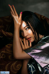 组图：陈数性感造型登封面 极具魅惑颠覆形象