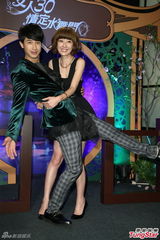 组图：唐禹哲对同性友人上下其手 对方直呼享受