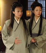 高清图：石小群变身叛逆平民代言人 百变造型成看点