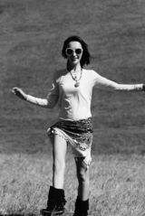 组图：青年演员韩晓拍摄率性自然写真 