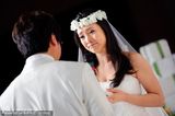 组图：白静与周成海生前婚礼曝光 昔日恋人幸福怀抱