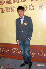 高清图：容祖儿助阵美容店活动 古天乐将合作吴彦祖