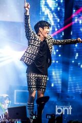 组图：SHINee与EXO-K等K-POP演唱会秀炫舞