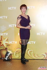 组图：香港电视办圣诞派对 王维基招揽亚视弃将