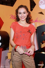 组图：陈伟霆出席时装活动 官恩娜与Mandy Lieu比美