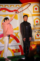 组图：《喜羊羊》发布会 郑恺白百何童心未泯