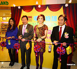 幻灯图集：周丽淇坦言最爱零食 为圣诞礼物伤脑筋