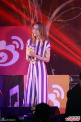 组图：容祖儿否认妒忌王菀之夺奖 陈奕迅力挺