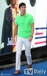 组图：少时SHINee李玹雨等捧场时装上市活动