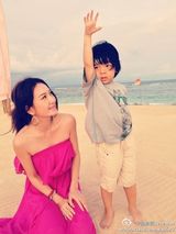 组图：儿童节盘点微博群星孩子萌照 温馨寄语