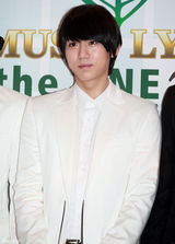 高清组图：Beast任音乐庆典大使 帅气如白马王子