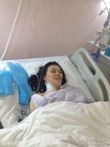 组图：桑兰平安诞下男婴 微博报喜面带笑容