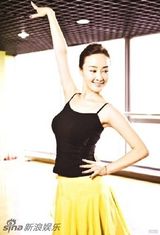 组图：赵子琪初尝爵士舞 减压胜过任何美容