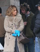 组图：詹妮弗-洛佩兹拍片投入 健康形象置脑后