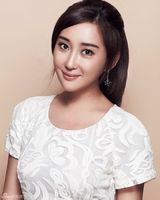 组图：杜若溪写真浪漫迷人 被赞三月最美新娘