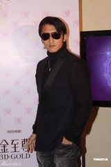 组图：艺人杰出表现奖落幕 谢霆锋薛凯琪夺影帝影后