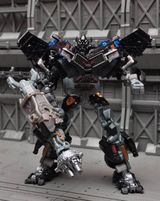 组图：《变形金刚3》玩具推出 数款汽车人曝光