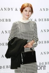 组图：韩星朴志胤苏怡贤等出席春夏时装展