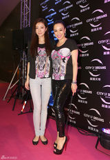 组图：钟丽缇熊黛林两代天王嫂合体