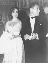 组图：伊丽莎白-泰勒与历任丈夫甜蜜瞬间