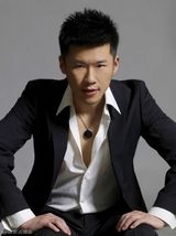 组图：《如意》王骁时尚写真彰显轻熟男多面造型