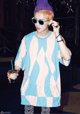 高清组图：EXO推后续曲《Growl》曝街拍写真