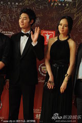 组图：《建筑学概论》李济勋韩佳人等走红毯