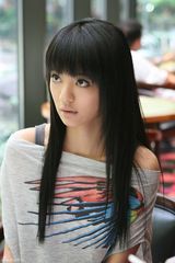 高清组图：安以轩淑女装亮相 大眼清亮气质迷人