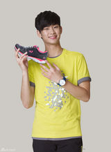 高清组图：金秀炫携金妍儿拍写真灿烂笑容阳光可爱