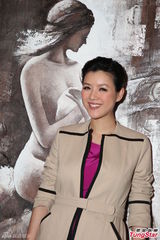 组图：陈茵媺称新剧值得纪念 意外迅速结婚生子