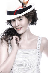 组图：《夏妍的秋天》热播 田岷时尚写真曝光