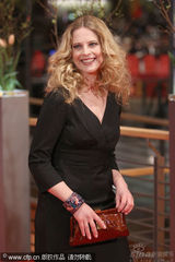 幻灯图集：《捉刀手》首映 准妈妈助阵布鲁斯南