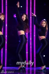 组图：Trouble Maker贴身辣舞惹火夺冠泪流满面