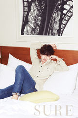 组图：韩星朴海镇时尚写真 百搭潮装秀性感